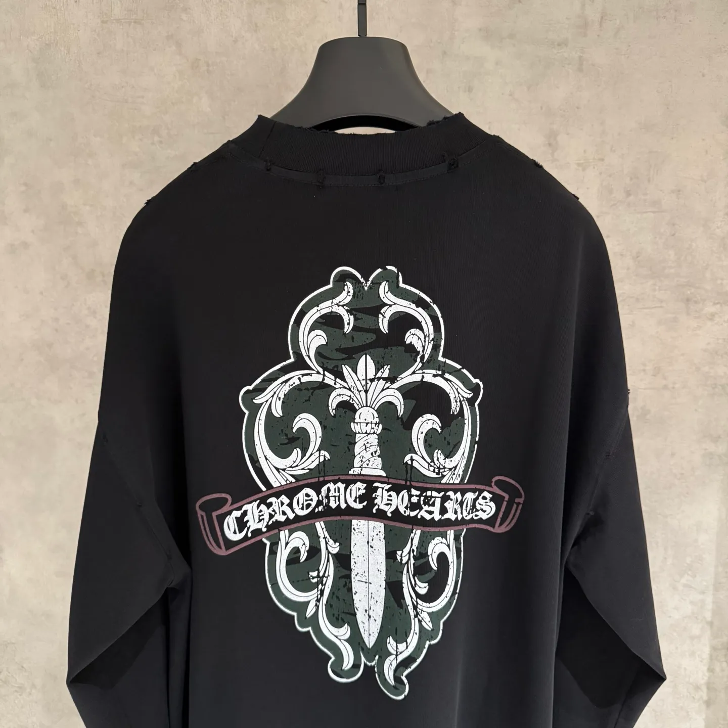 🅿️330 [Strict quality control] CH Crow's popular heavyweight long-sleeved sweatshirt T-shirt. Heavy 340g double yarn fabric. Digital direct printing on the front and back. Wash the whole garment twice. Frayed and torn on all four sides. Heavy fabric. The neckline is made of icy Salona. Loose fit. Deep, wide and stylish. No deformation or shrinkage. 2 colors: black and white. Size: M-2xl